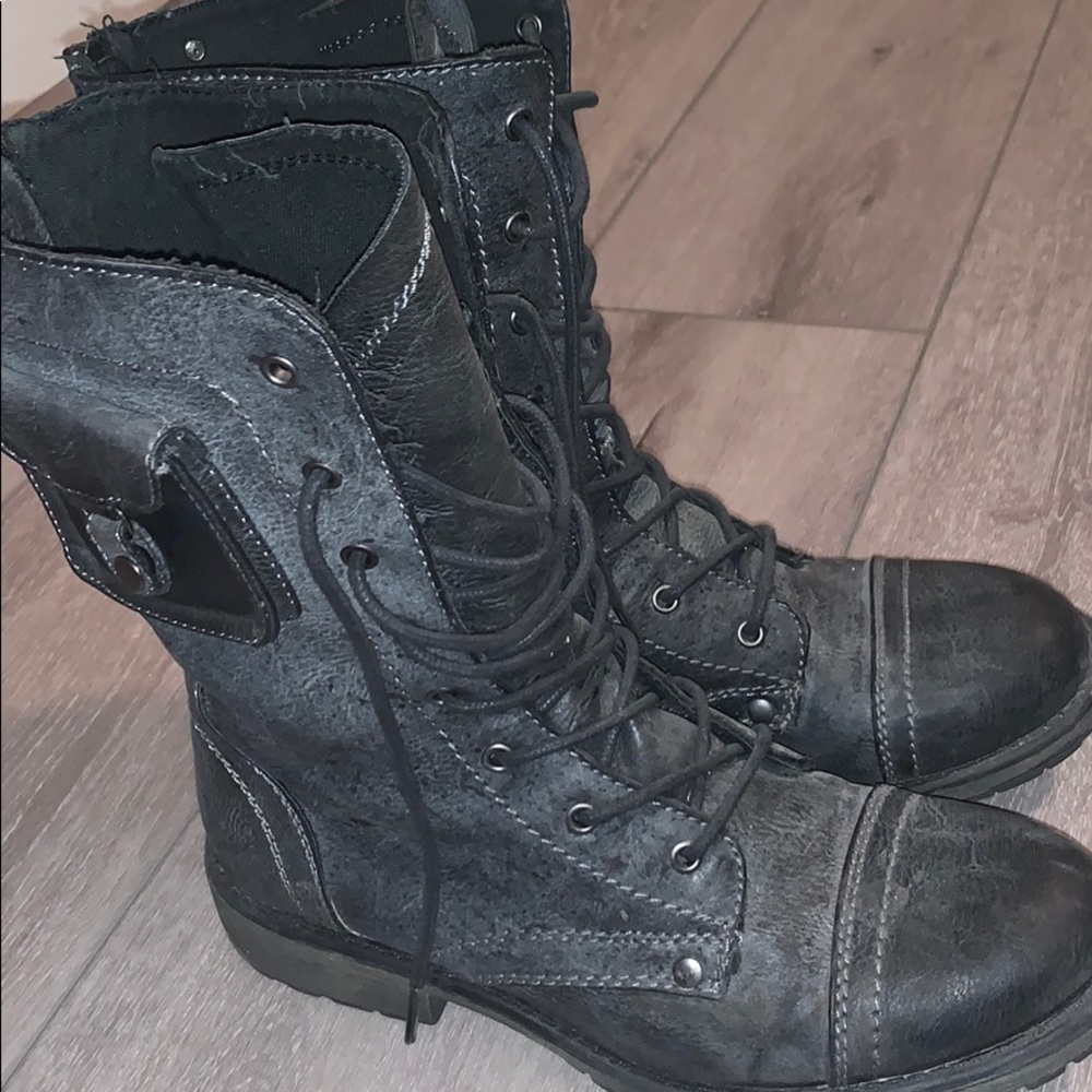 Gray roxy women’s boots size 10